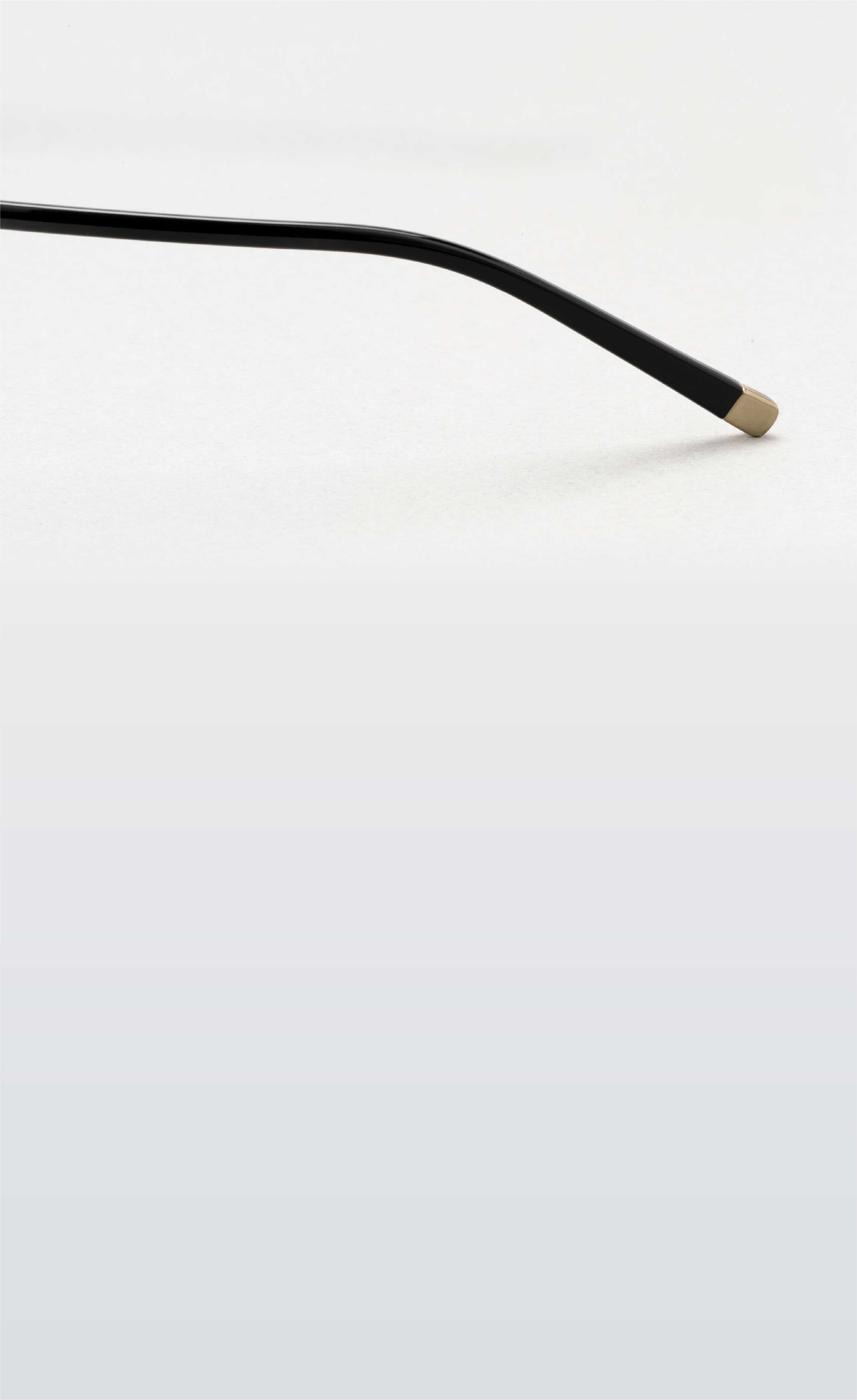 鼻の重みから解放される「無重力バランス設計」