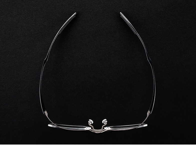 しなやかな追従性を持たせた2段カーブによる抜群のフィット感