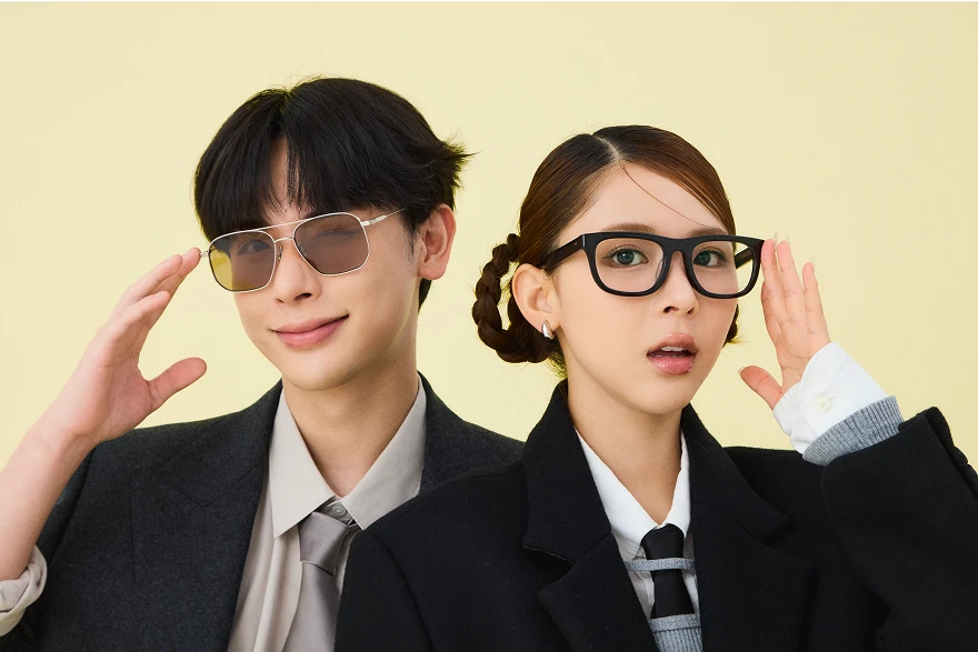 よしミチがJINSのメガネで魅せるプロフィールショット