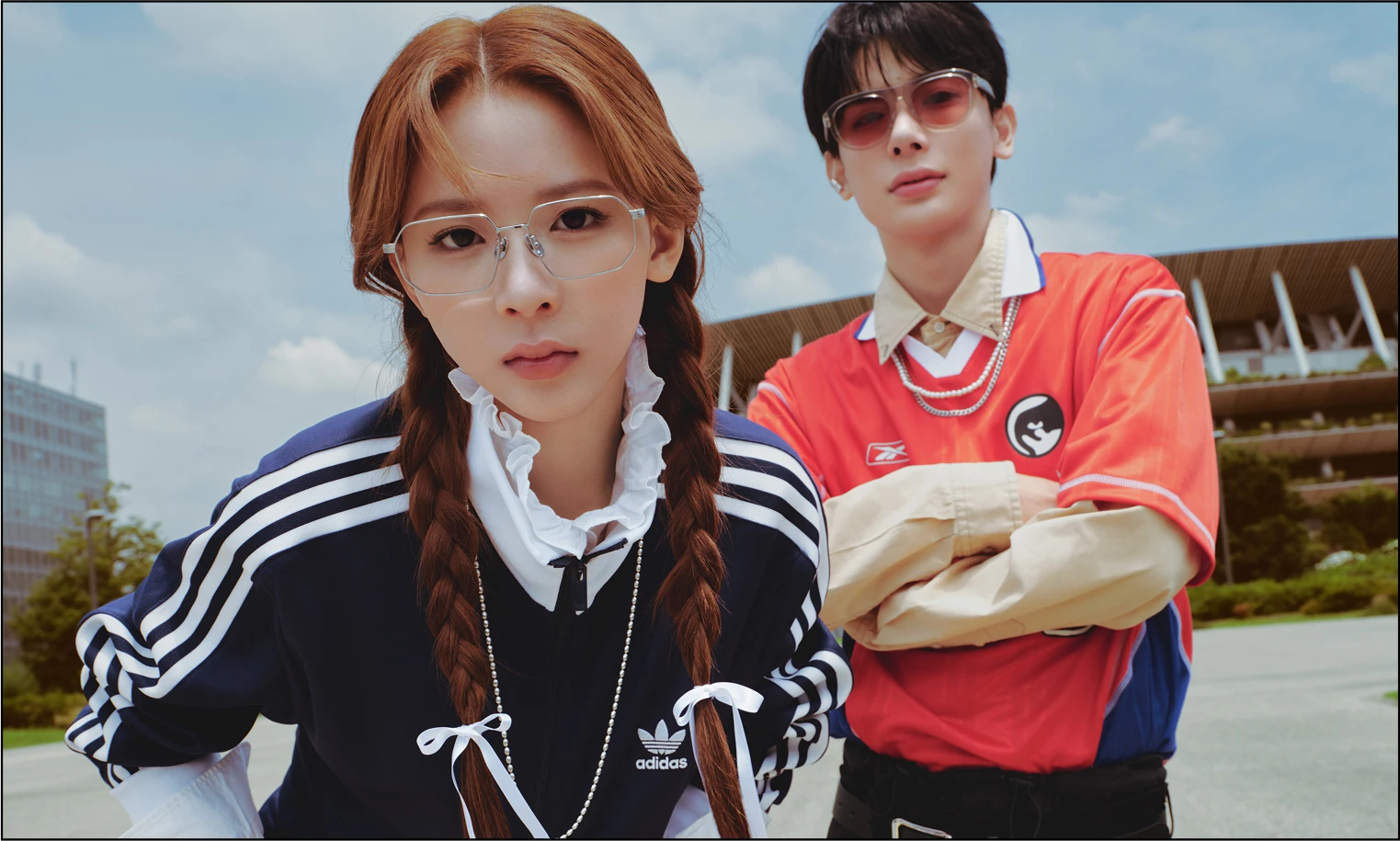 よしミチがJINSのメガネで魅せるプロフィールショット