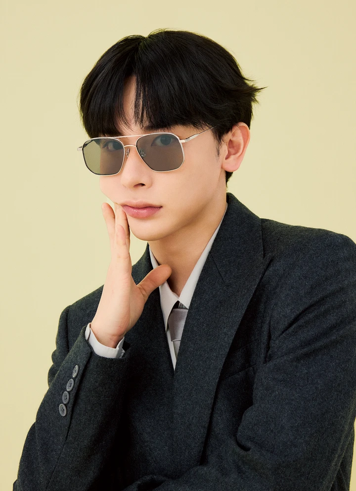 よしあきのメガネ着用バストアップ