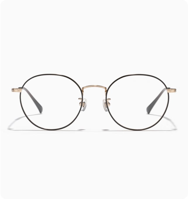 自然な見た目なので、伊達メガネ感覚で普段使いできる